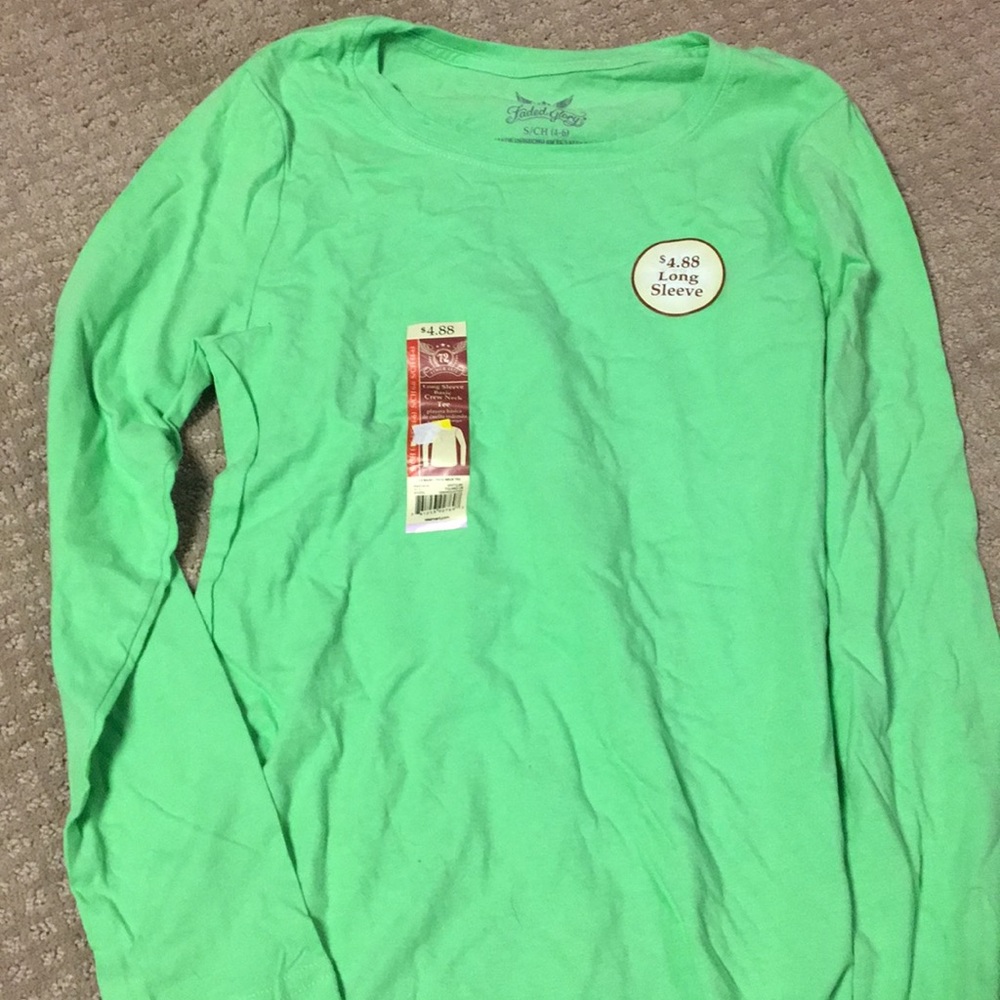 Green long sleeved T-shirt